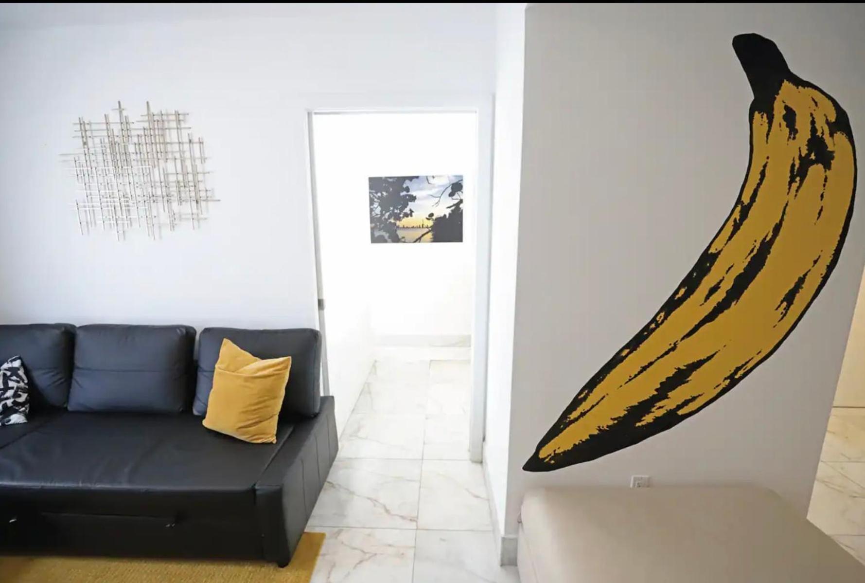 South 2 Bedroom Family & Pet Friendly With Balcony & Free Parking Apartamento